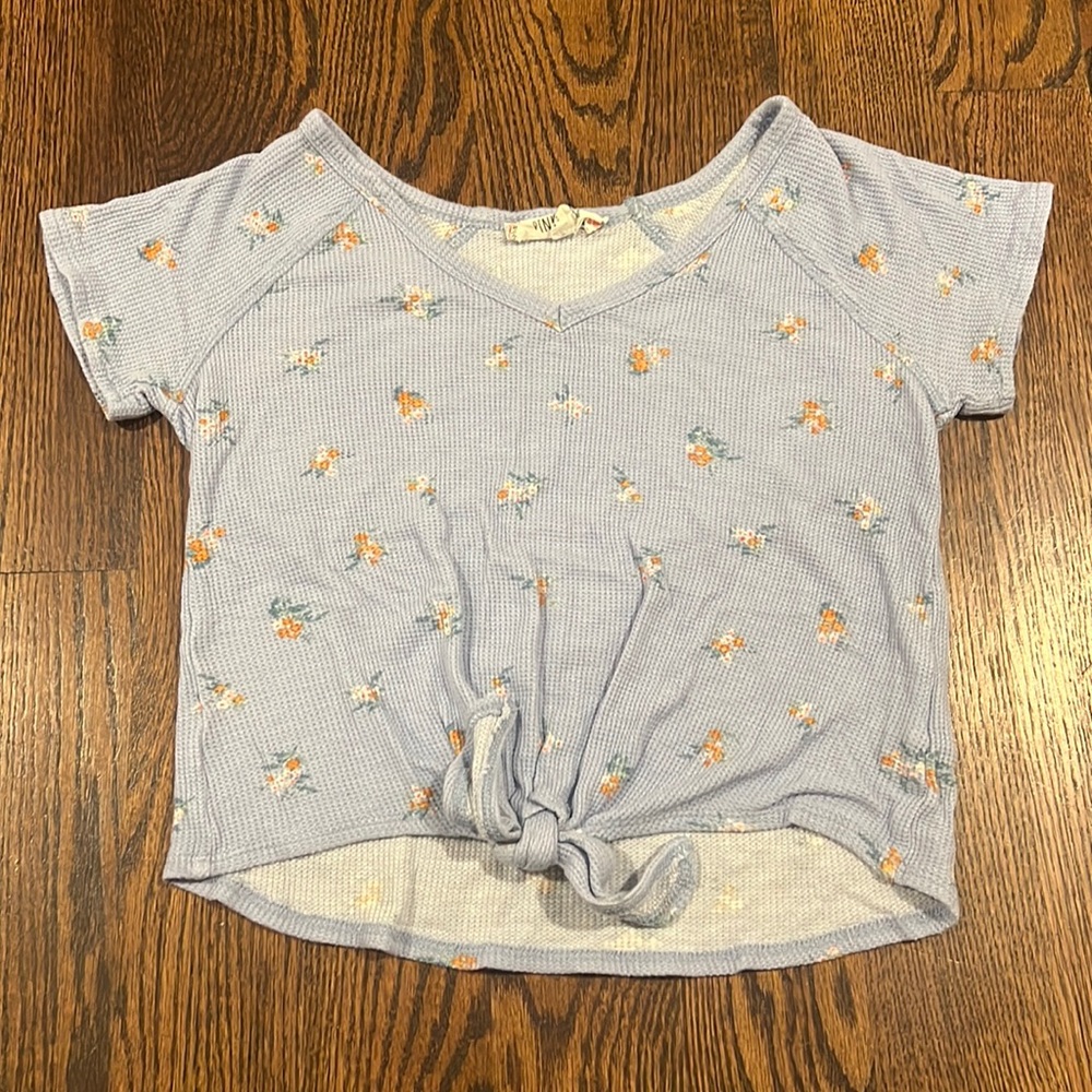 Knot front crop tee